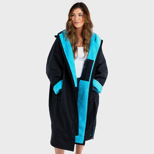 Dryrobe Advance Long Sleeve Change Robe V3 - Black/Blue